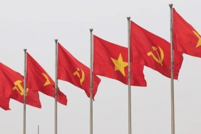 TREO CỜ TỔ QUỐC – CHUNG TAY GIỮ GÌN VỆ SINH MÔI TRƯỜNG CHÀO MỪNG ĐẠI HỘI XIV CỦA ĐẢNG